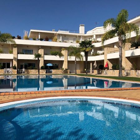 Apartamentos Pomba Branca ออยุส ดิ อากวา ภายนอก รูปภาพ