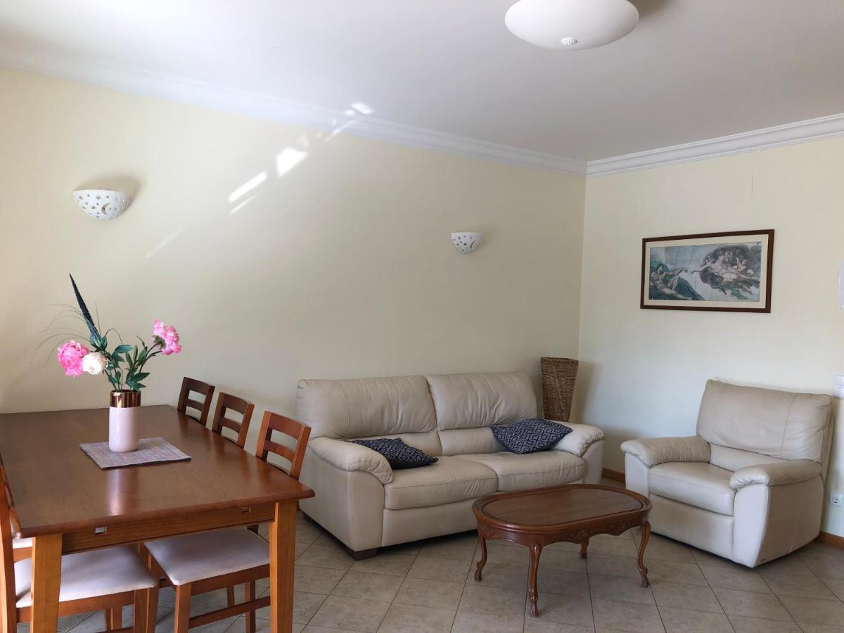 Apartamentos Pomba Branca ออยุส ดิ อากวา ภายนอก รูปภาพ