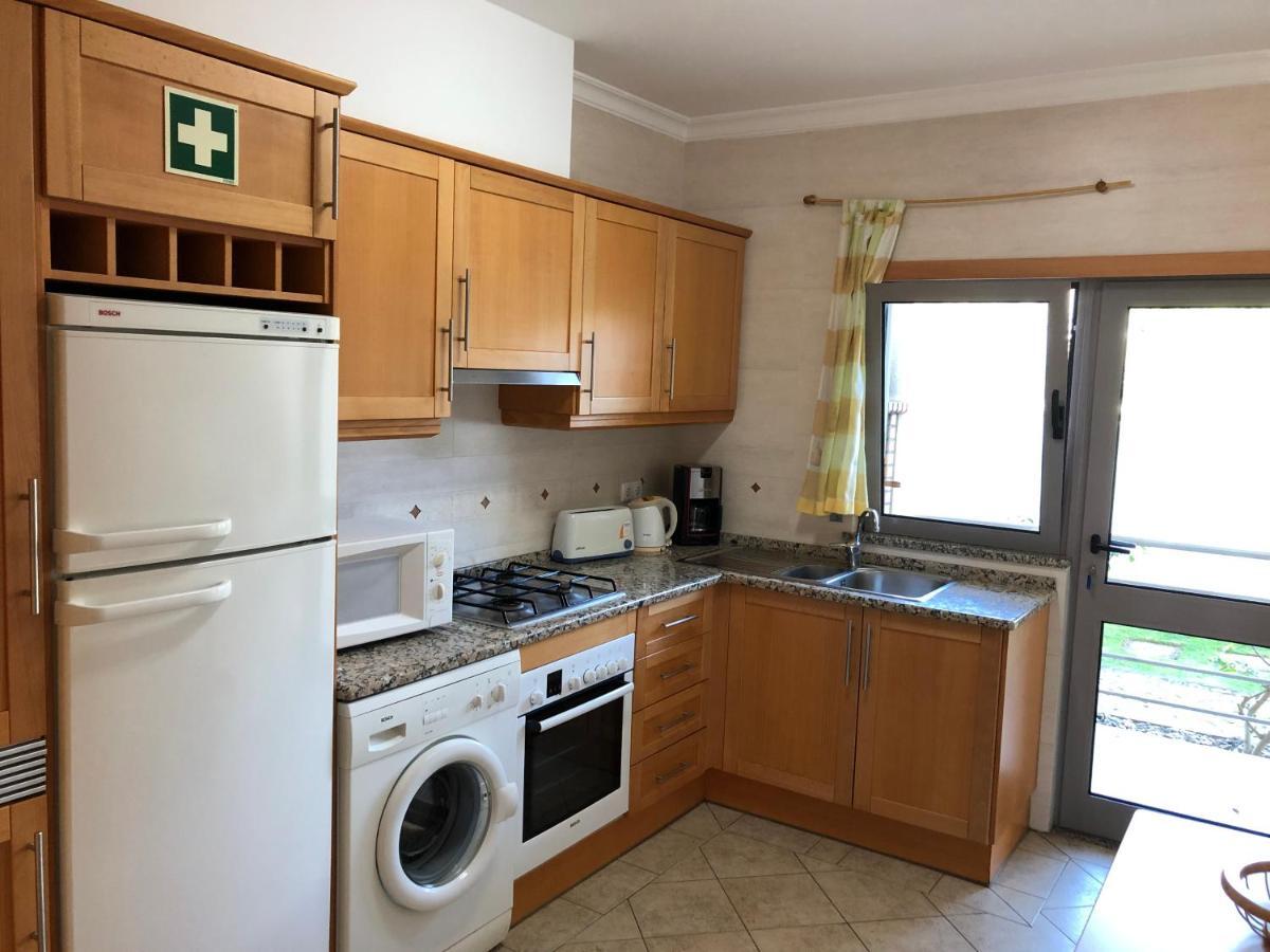 Apartamentos Pomba Branca ออยุส ดิ อากวา ภายนอก รูปภาพ