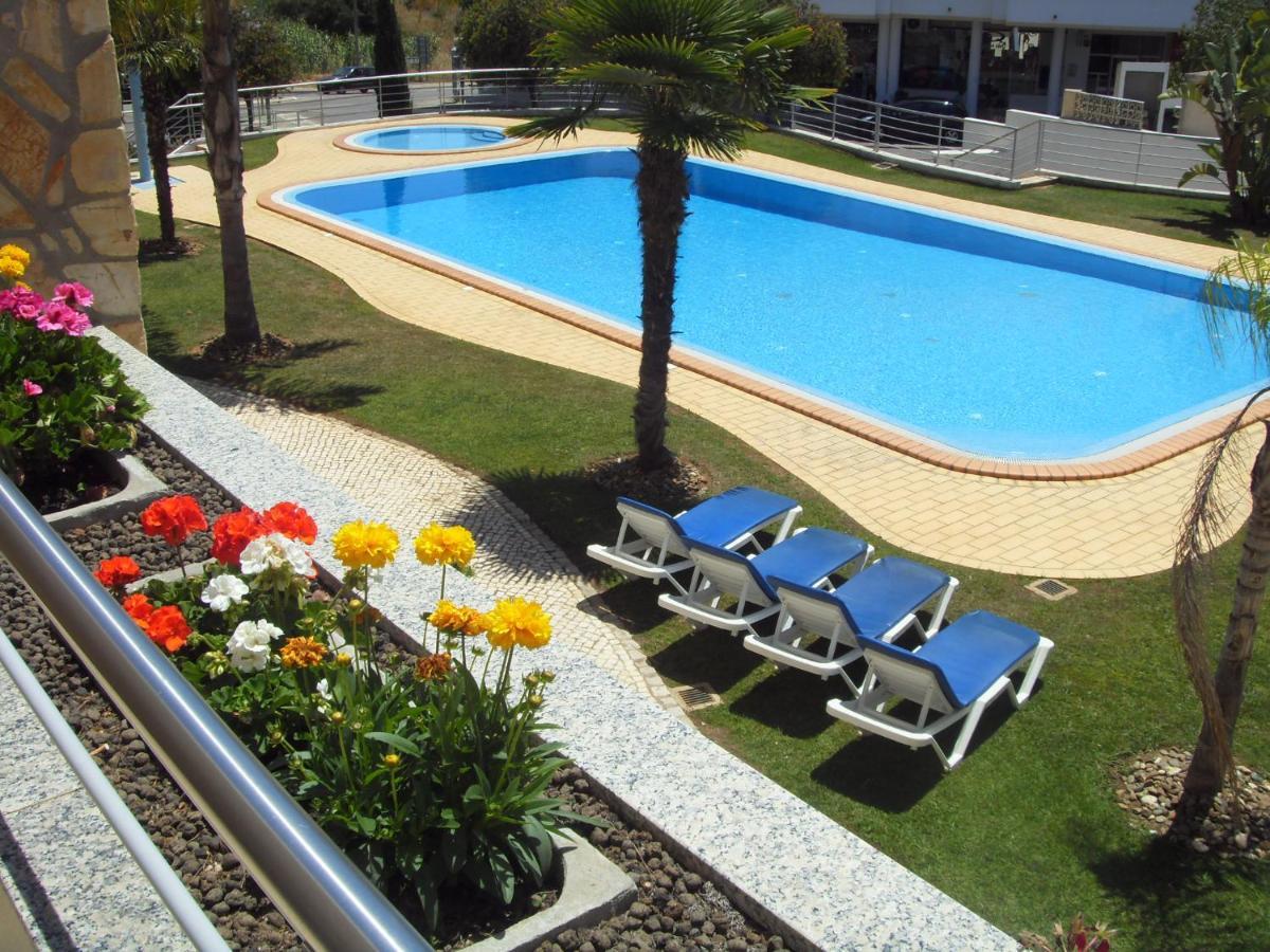 Apartamentos Pomba Branca ออยุส ดิ อากวา ภายนอก รูปภาพ