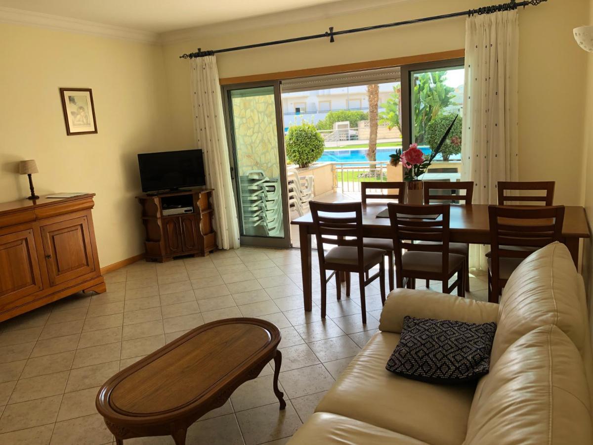 Apartamentos Pomba Branca ออยุส ดิ อากวา ภายนอก รูปภาพ